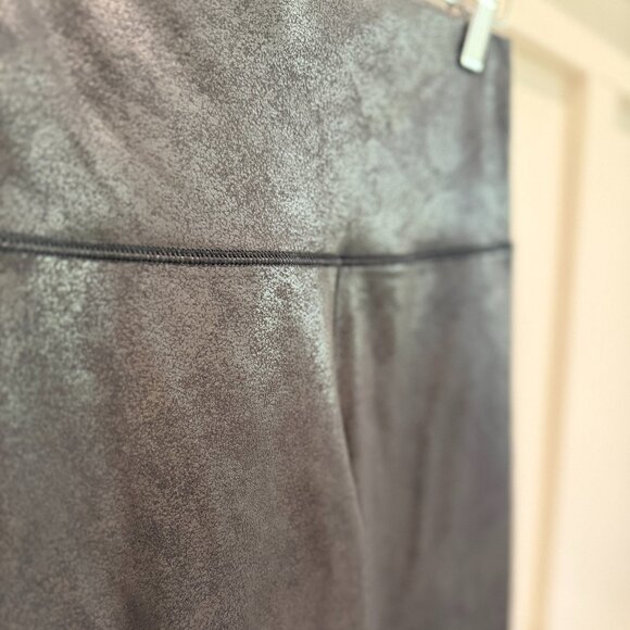 Offline by Aerie Leggings - Size Med - Faux Leather Look - Picture 5 of 7